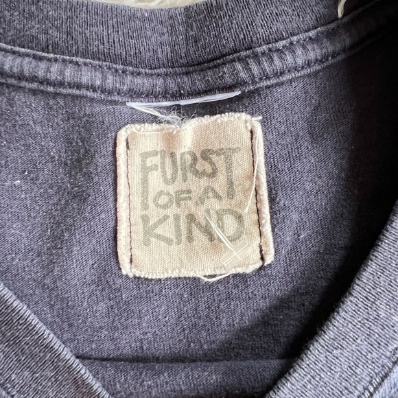 VINTAGE TEE WITH SEQUIN SLEEVES - Picture 3 of 3